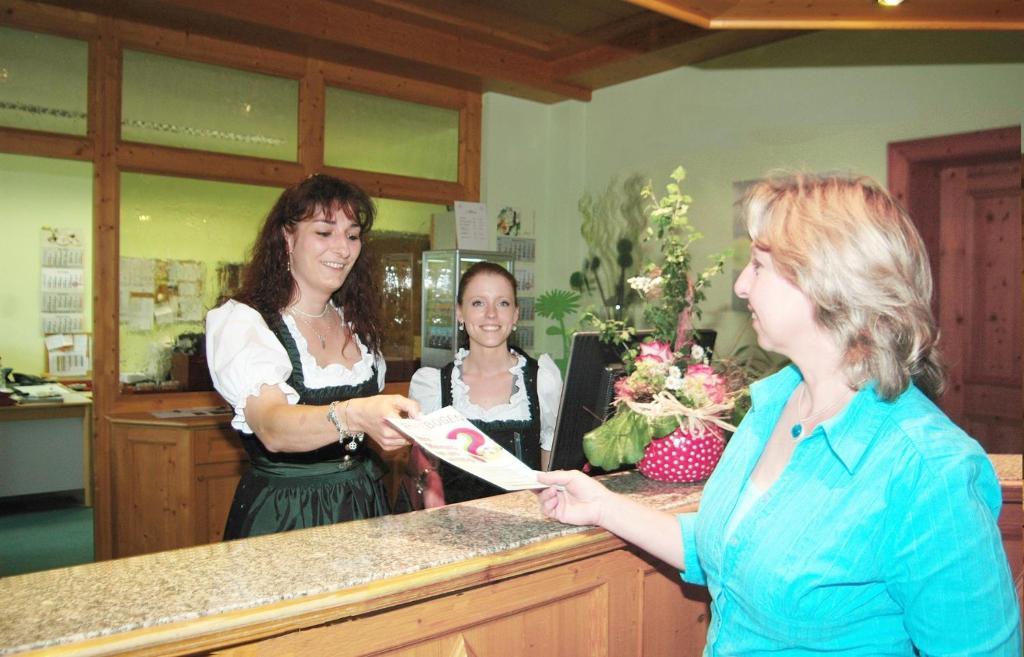Hotel Am Kofel - Gesundheitszentrum โอเบอร์อัมเมอร์เกา ภายนอก รูปภาพ