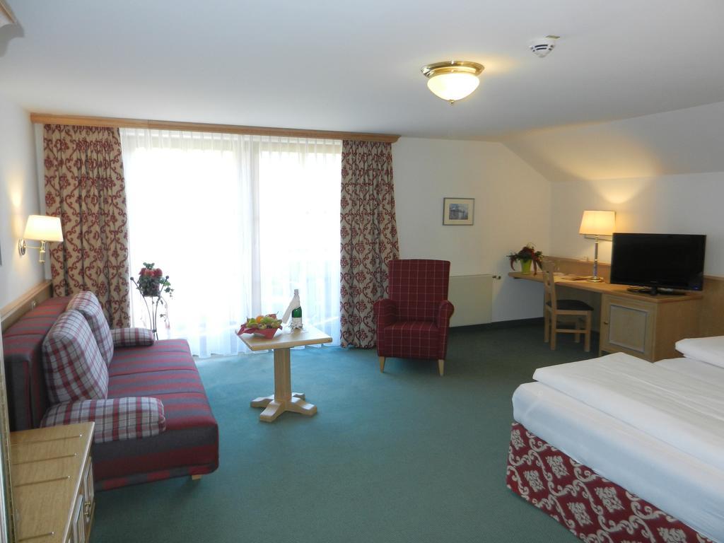 Hotel Am Kofel - Gesundheitszentrum โอเบอร์อัมเมอร์เกา ภายนอก รูปภาพ