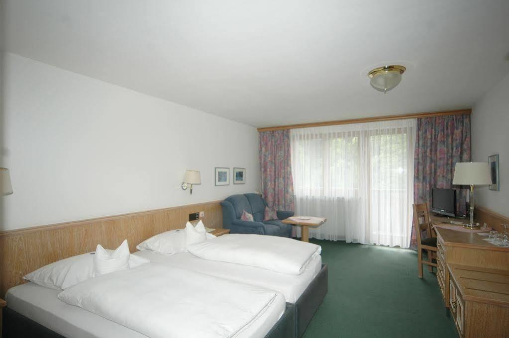 Hotel Am Kofel - Gesundheitszentrum โอเบอร์อัมเมอร์เกา ภายนอก รูปภาพ